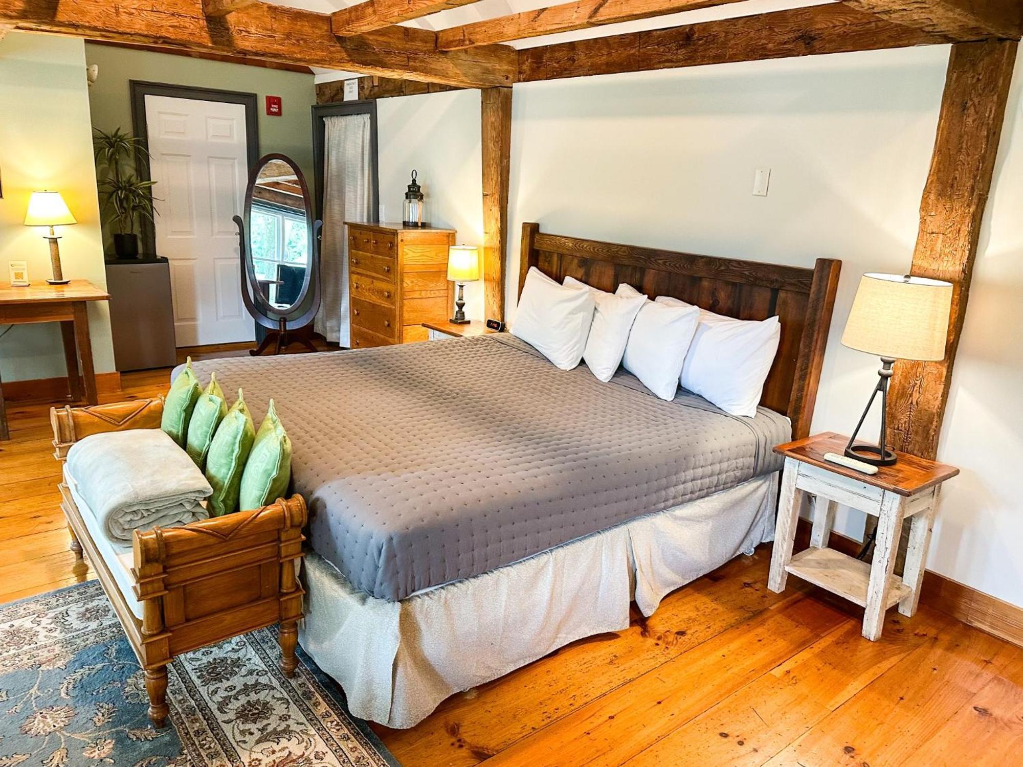 The Black Walnut Inn Amherst Exteriör bild