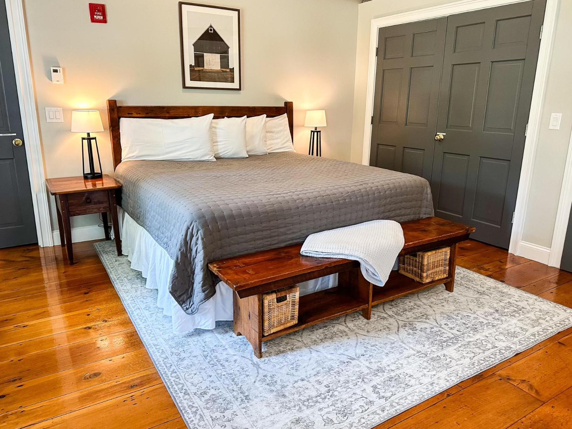 The Black Walnut Inn Amherst Exteriör bild