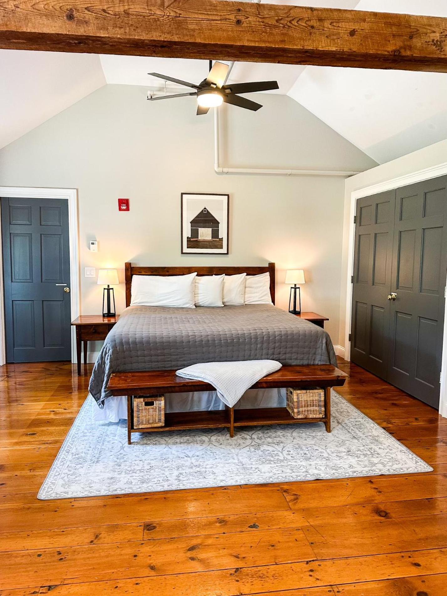 The Black Walnut Inn Amherst Exteriör bild