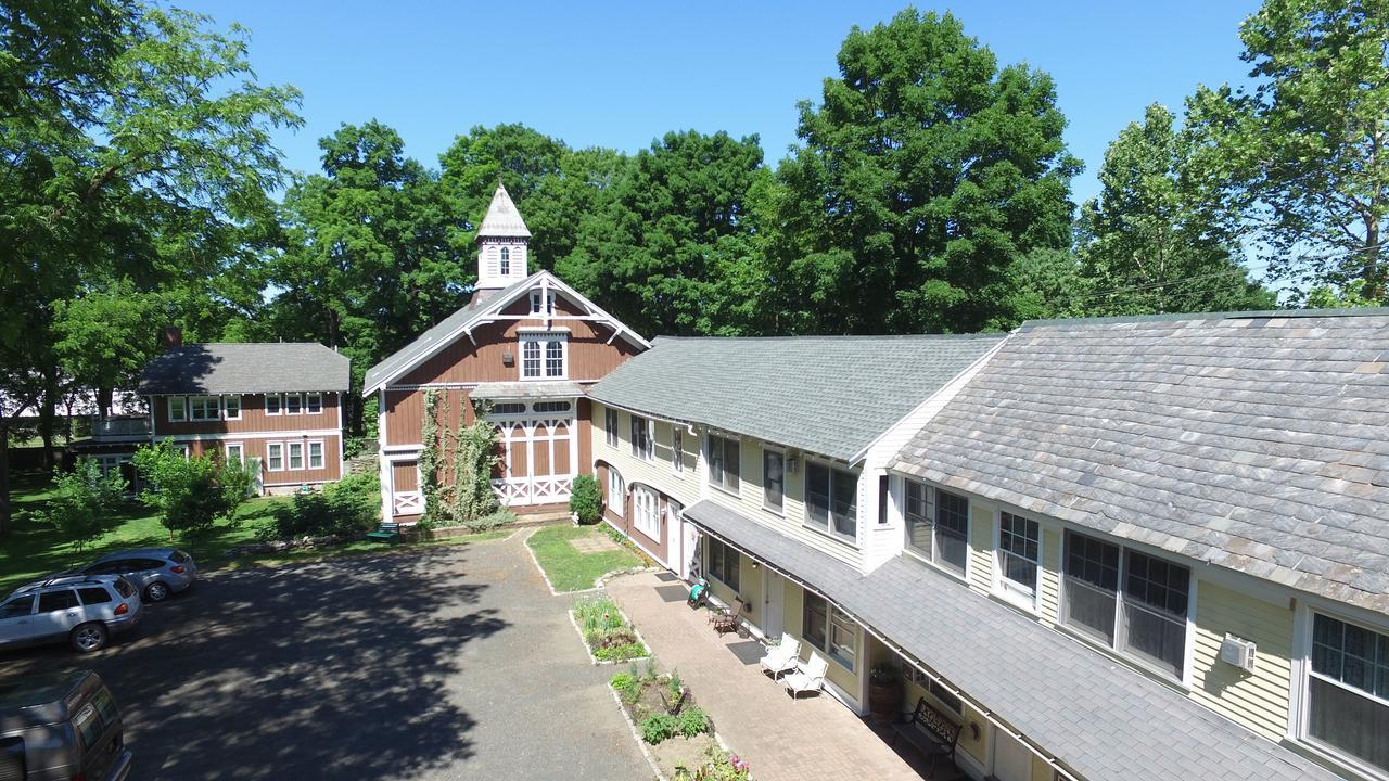 The Black Walnut Inn Amherst Exteriör bild
