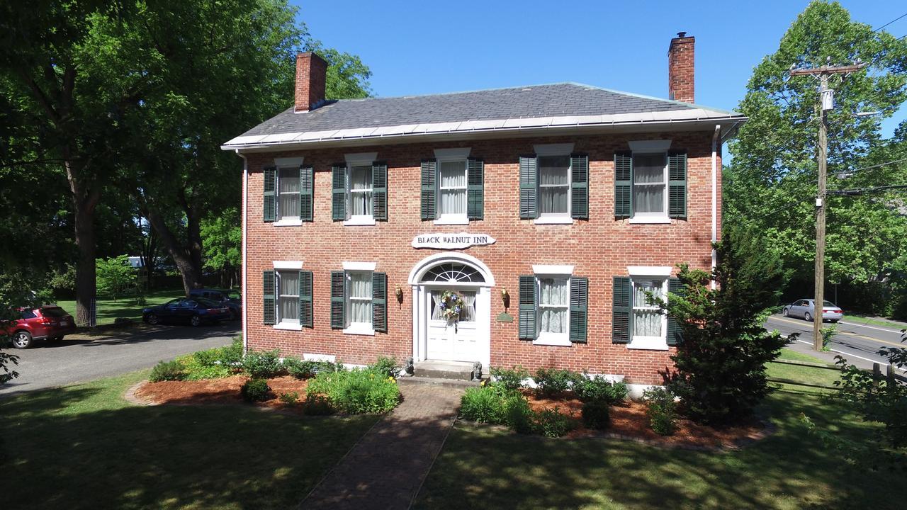 The Black Walnut Inn Amherst Exteriör bild